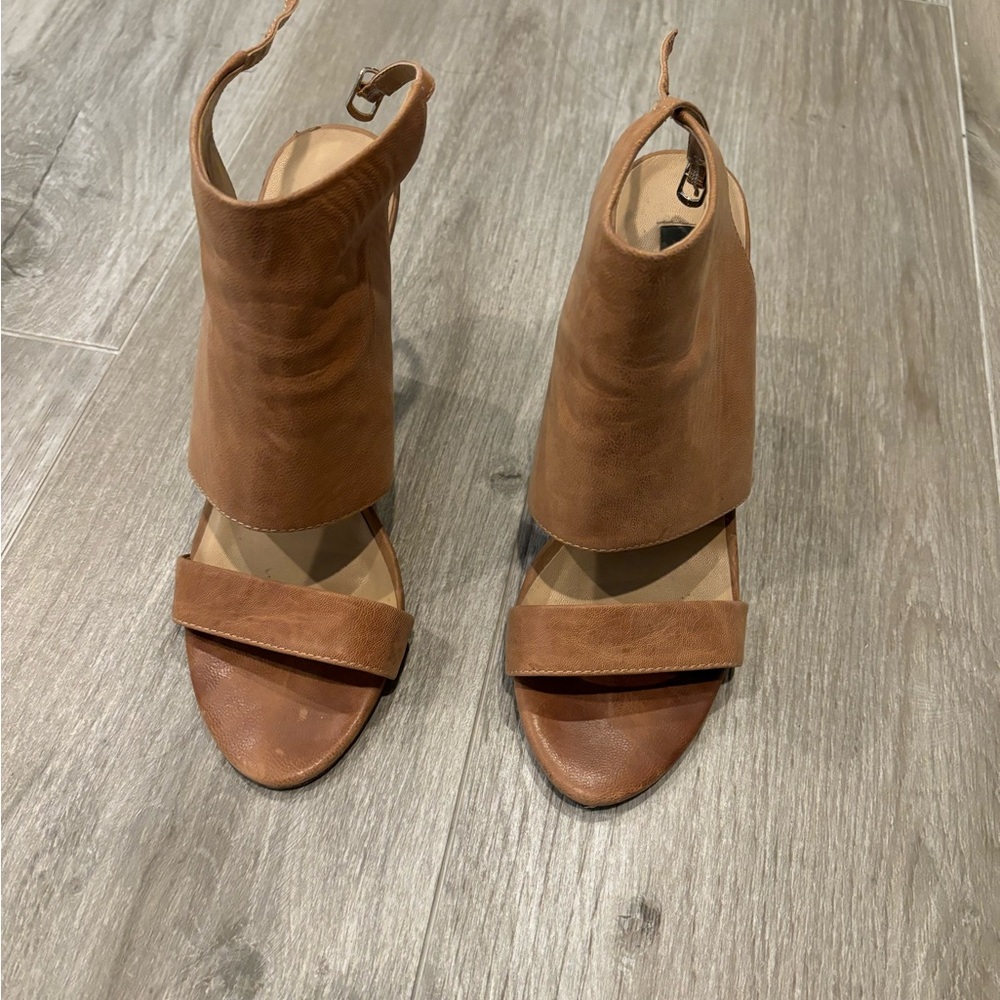 Steven - tan heels , size 9